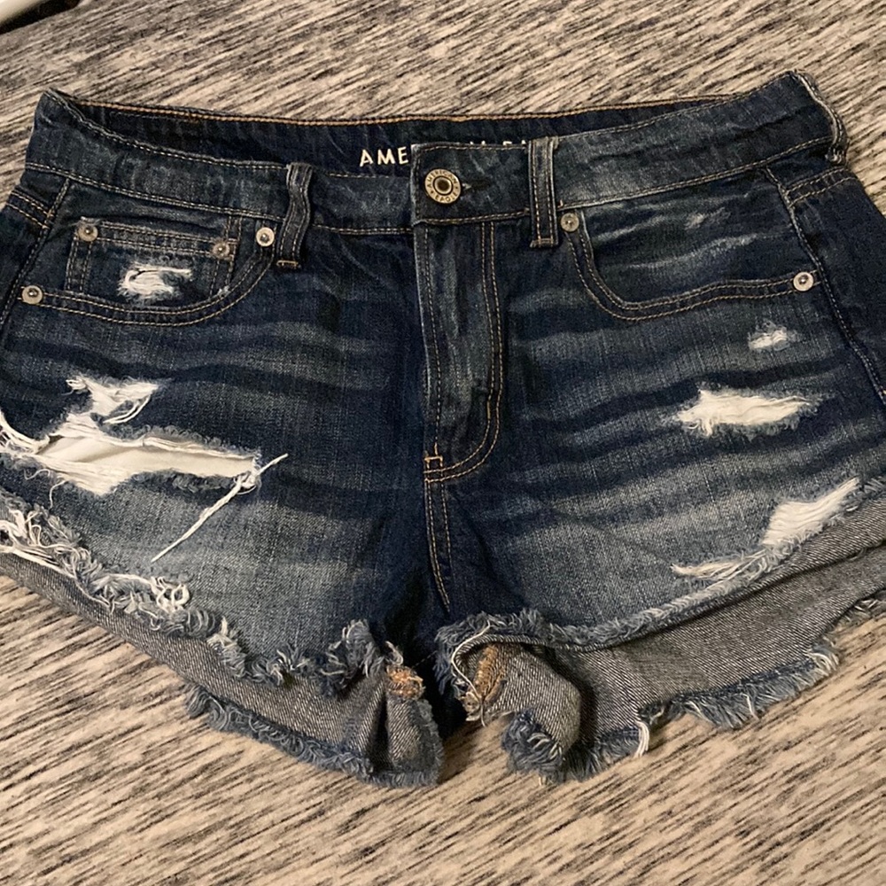 American Eagle - size 6 Tomgirl shortie